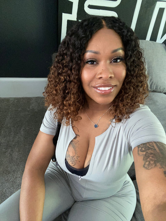 "LOLA" 5x5 Glueless-Peruvian Curly Bob