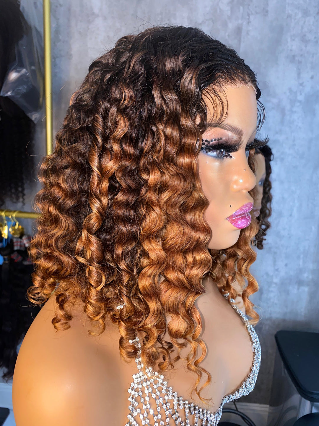 "LOLA" 5x5 Glueless-Peruvian Curly Bob