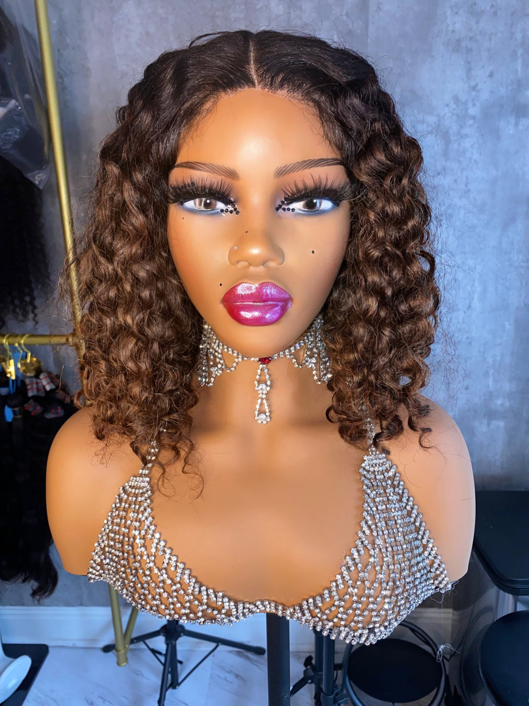 "LOLA" 5x5 Glueless-Peruvian Curly Bob