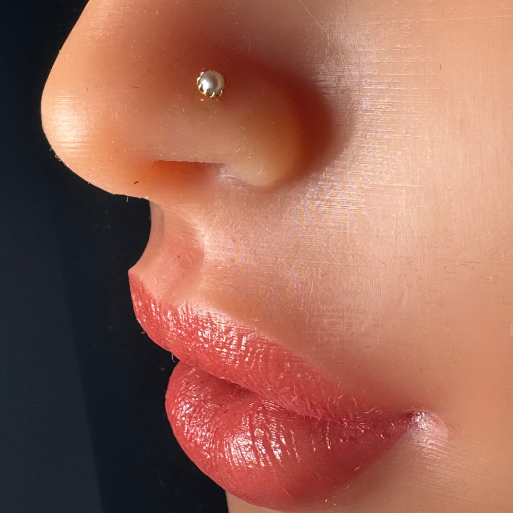 Petite Pearl – Natural pearl stud