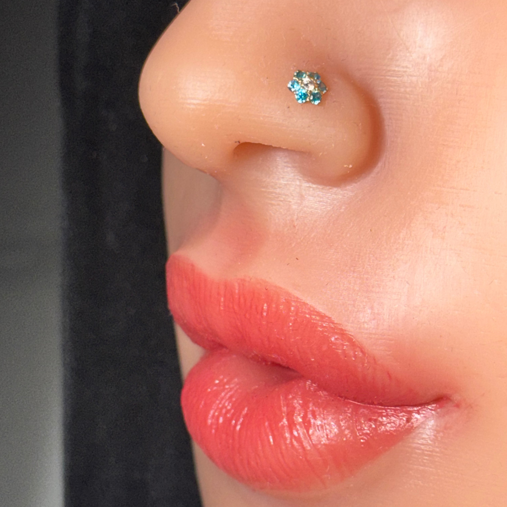 (Sold) Aqua Radiance – The glow of aquamarine with diamond brilliance
